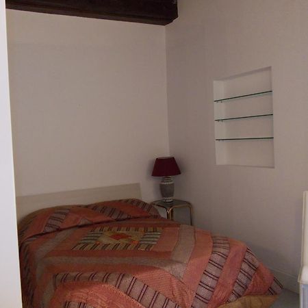 La Casa Di Piero Al Borgo Pio Apartament Rzym Pokój zdjęcie