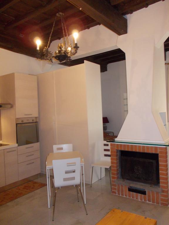 La Casa Di Piero Al Borgo Pio Apartament Rzym Pokój zdjęcie