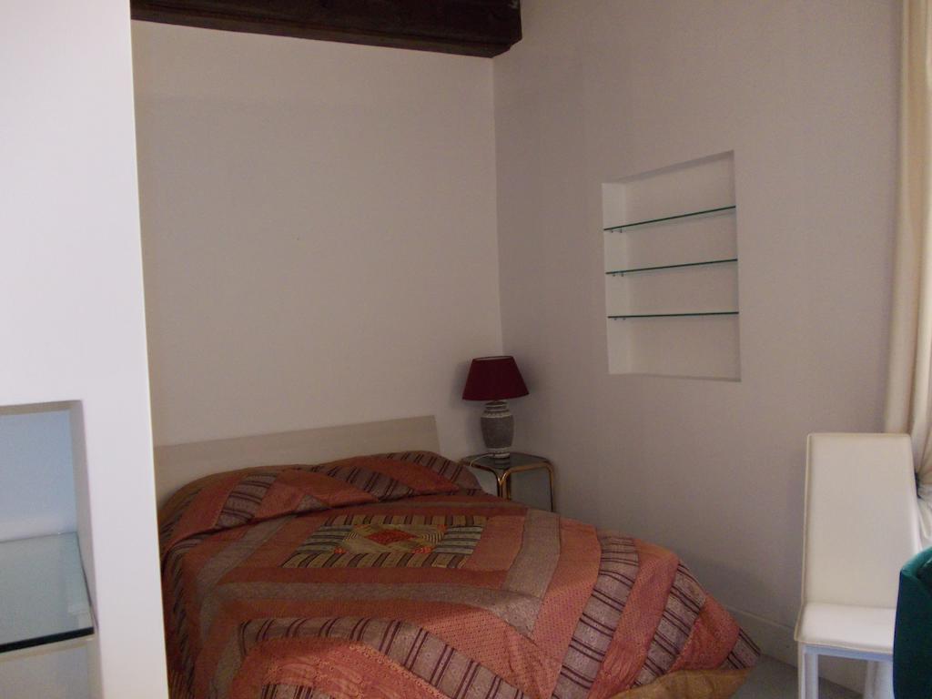 La Casa Di Piero Al Borgo Pio Apartament Rzym Pokój zdjęcie